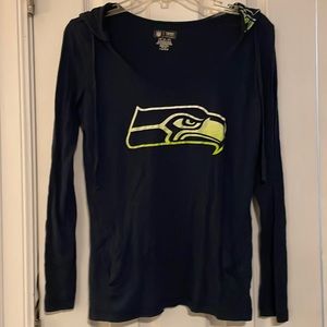 Thin Seahawks hoodie with front pockets